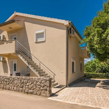 Amazing In Dubasnica Apartamento Malinska