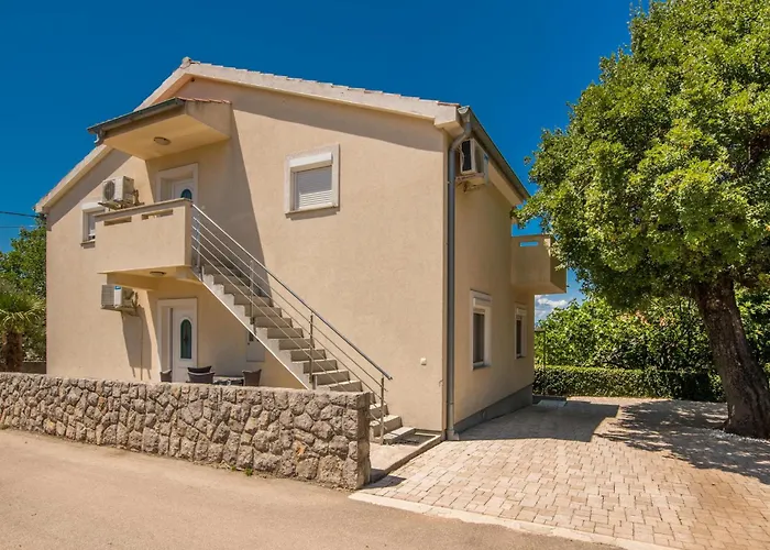Amazing In Dubasnica Apartment Malinska